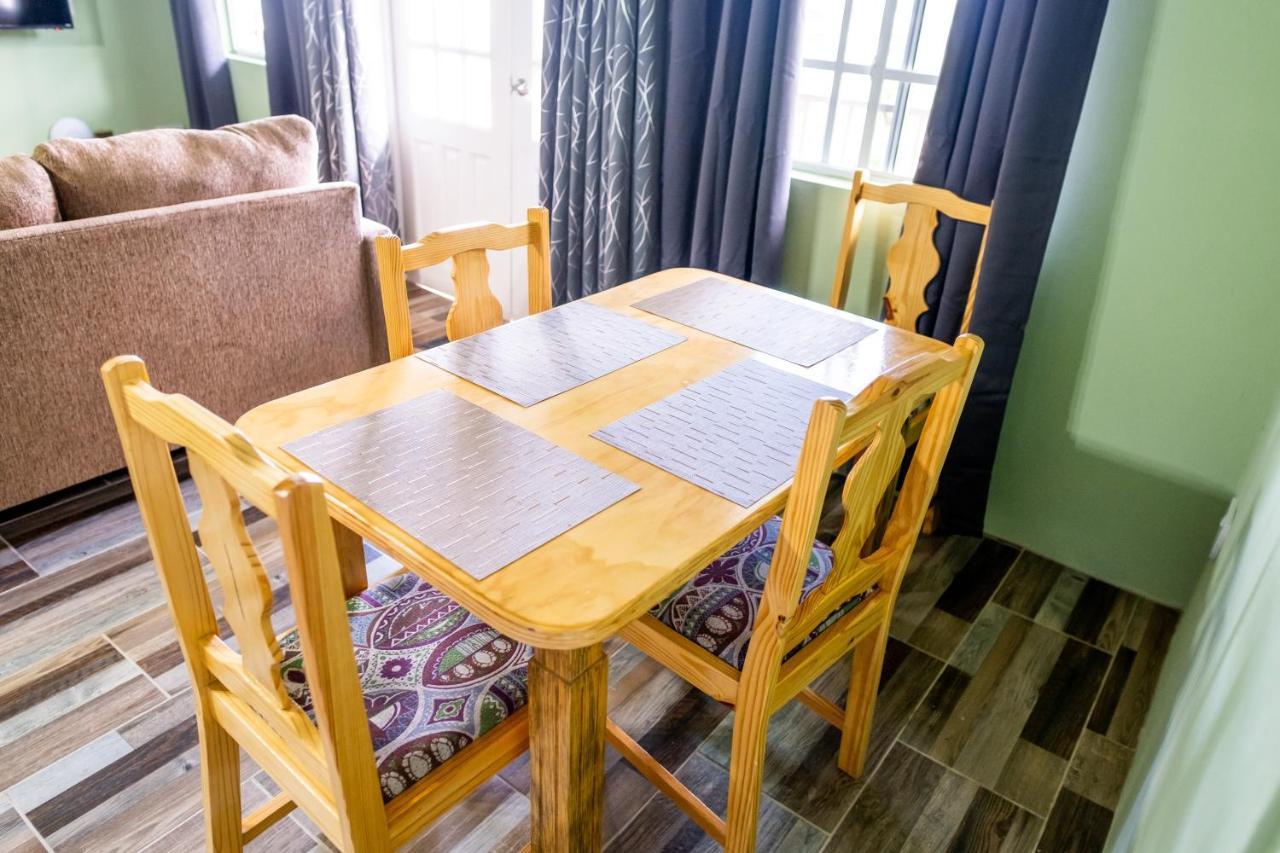 Golden Palms Apartment 킹스타운 외부 사진